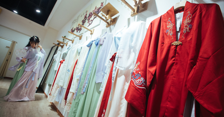 视频调查丨解析成都汉服大热之谜