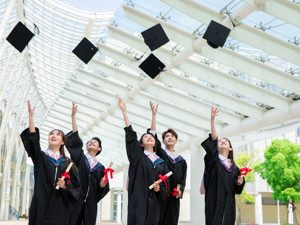 教育部：今年高职扩招100万 高等教育毛入学率将超过50%
