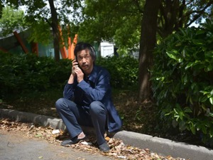 再访流浪大师沈巍：直播一月获打赏二三十万，遗憾没有儿女