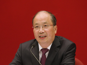 回望易会满履新百日：施政路线逐渐清晰 尊重市场依法治市