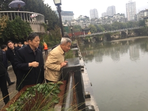 300万吨含砷氰化尾渣露天堆存，近2.7万公顷自然保护区土地被圈入旅游开发，贵州多地环保敷衍整改遭通报