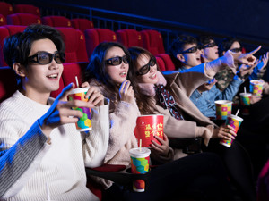 《蜘蛛侠》2提前北美4天上映！大片让中国观众先看，好莱坞在打什么牌？