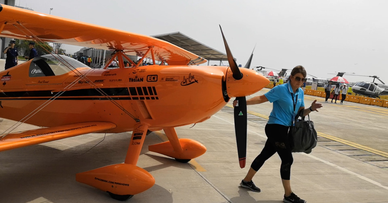 视频 | 武汉举行航空运动盛会 自转旋翼机编队表演国内首次亮相