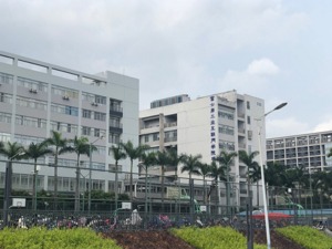富士康员工宿舍“人去楼空”？内部人士：为派遣工公寓，淡季处于空置