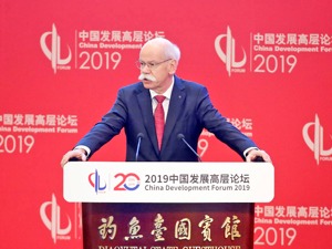 蔡澈时代落幕 奔驰奔向何方