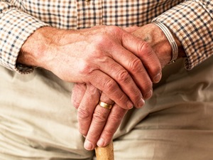 国家卫健委：2018年居民人均预期寿命提升至77岁
