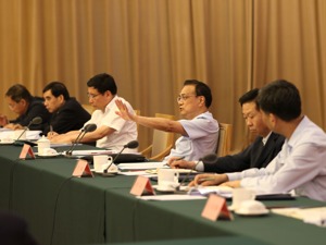 李克强：以政府过紧日子确保减税降费到位 统筹做好“六稳”工作