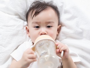 配方奶粉宣传"接近母乳" 惠氏贝因美圣元等被指违法
