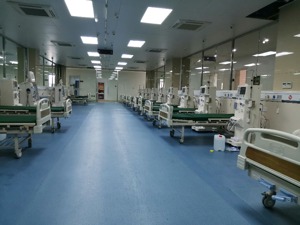 现场丨江苏东台院内感染患者将转移到中医院，新血液净化中心仍在装修中