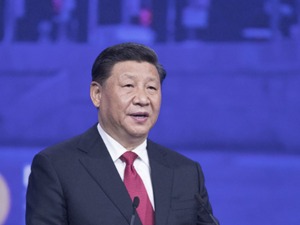 习近平出席圣彼得堡国际经济论坛全会并致辞，提出三个“要坚持”