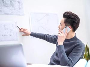 右耳接电话会伤害大脑？接电话时，你真正应该注意的是这件事