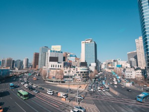 是乖乖听美国要求还是要中国市场？韩媒称韩企很纠结