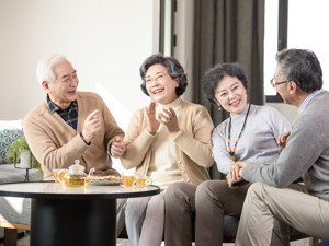 老龄化催生养老服务新业态  “保险系”养老社区激发潜在需求