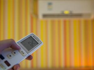 50%的利润可以让资本铤而走险，那300元呢？ 部分空调生产商：会虚标能效！