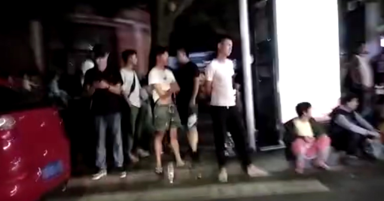 视频丨宜宾珙县居民：地震时摇晃非常厉害  家里一片狼藉
