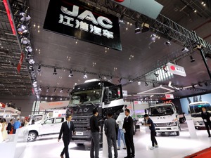 销量连续两月下滑　重卡市场拐点已现？