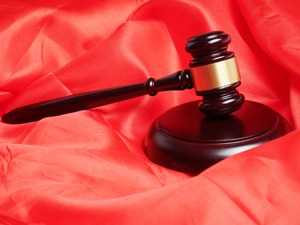 新三板首例银行划转企业募集资金案开庭 134位上陵牧业中小股东起诉黄河银行