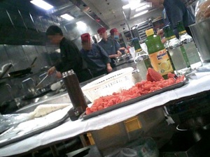暗访揭秘高端酒店用工乱象：工资标准成摆设，“短工长用”埋隐患
