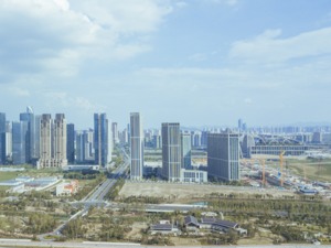 上半年土拍揽金1375亿领跑全国！杭州再调土地出让规则：把“拍后限价”改为“拍前限价”