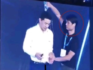 向李彦宏泼水者为山西运城人 前妻称他离婚2年未付孩子抚养费