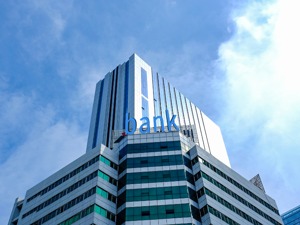 铜陵农商行年报迟到：去年净利润下降近四成 资本充足率低于监管红线