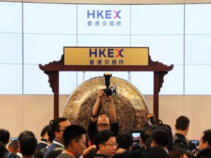 游戏界“拼多多”赴港上市 严监管下在线棋牌游戏的“牌”该怎么打？