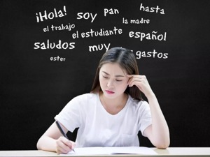 7名外教吸毒被抓！外教市场乱象：黑劳工、低学历、还有性侵通缉犯