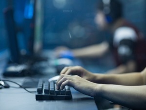 电子竞技行业有多火？顶尖职业选手年薪令人咋舌