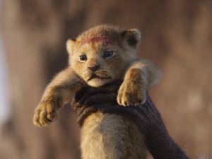 《狮子王》上映褒贬不一  经典动画改真人是“一鱼多吃”，还是创作的偷懒？