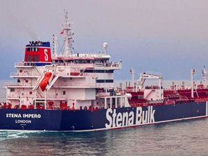 英国称伊朗在霍尔木兹海峡扣留两艘国际油轮 其中一艘悬挂英国国旗