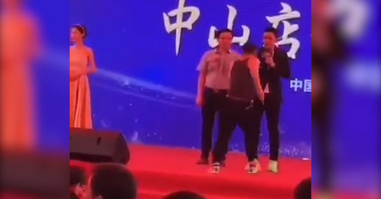 视频|突发！任达华出席活动被捅伤！