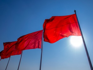 久未露面，却有惊喜：华春莹有了新工作！