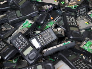 手机市场疲软波及多家产业链公司业绩 5G换机下半年能否救场？