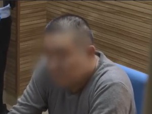 视频：云南高院向孙小果送达再审决定书现场