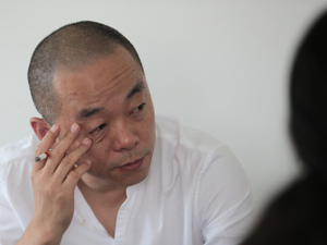 冯鑫，把奇思妙想讲成了烂尾“故事”