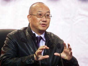 5年没拿地的万通和“斜杠青年”冯仑