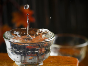 浓烈白酒“碰杯”温柔黄酒   第六大股东是TA，古越龙山你怎么看？