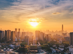 国办：加快研究建立违法严惩制度、惩罚性赔偿和巨额罚款制度