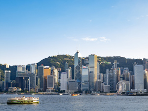 预警：香港机场今日多个航班取消，下午或再有非法集会