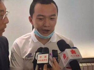 香港机场被暴徒围殴记者付国豪已出院：依然爱香港
