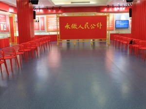 人民日报评基层减负：越是担子重，越要爱护挑担人
