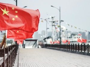 香港警方：如果示威者不先使用暴力 我们不会使用武力