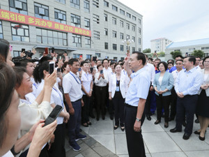 我国技能型人才缺口2000万 总理强调发挥技工院校作用，通过扩招培养人才