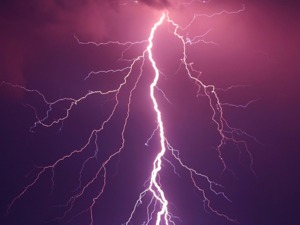 深夜重磅！中国反制，美股崩了：道指暴跌500点，苹果市值蒸发2800亿…