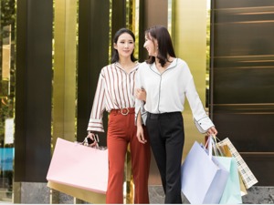 提前消费、借贷消费增多 中国人不爱存钱了吗？