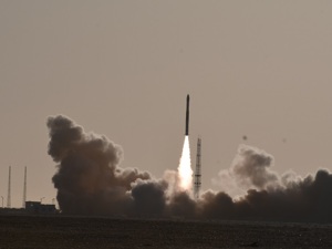 一箭双星！快舟一号甲运载火箭发射成功