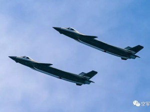 空军发布励志宣传片，歼-20战机首次7机同框