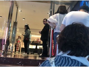 Prada香港最大旗舰店将关门！扛得过高租金，却禁不住暴力行为冲击？