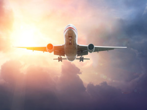航机氧气瓶泄露 国泰航空证实暂停涉事员工职务