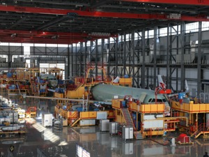 空客与中国航空工业拓展合作 在天津开展单通道飞机机身系统安装